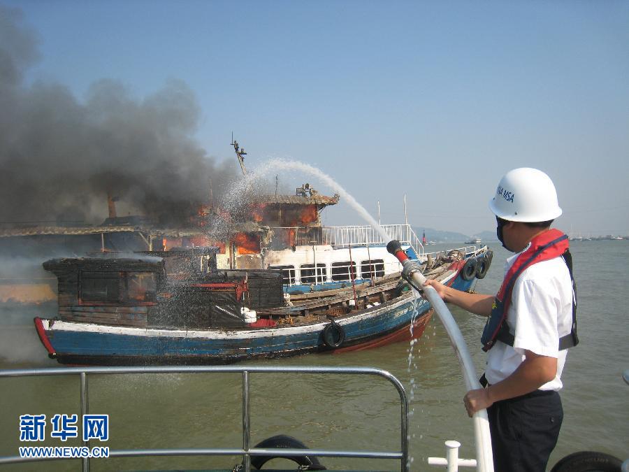 厦门鼓浪屿多只船舶发生火灾 原因正在调查