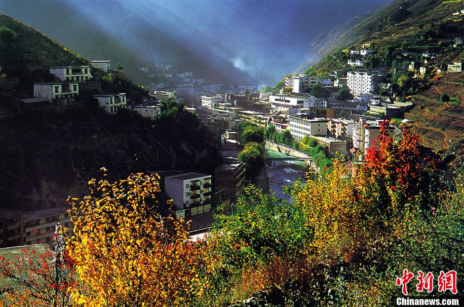 康巴藏区的冷艳仙境得荣