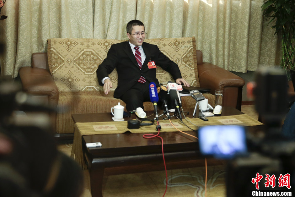 佟丽华 中国新闻网