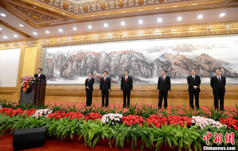 习近平等新一届政治局常委与记者见面