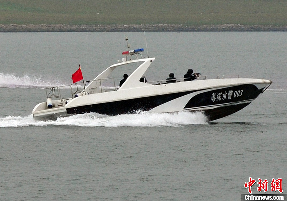 特警,交警,防暴,警用直升机,水上摩托艇,警犬等警种结合实战实施反