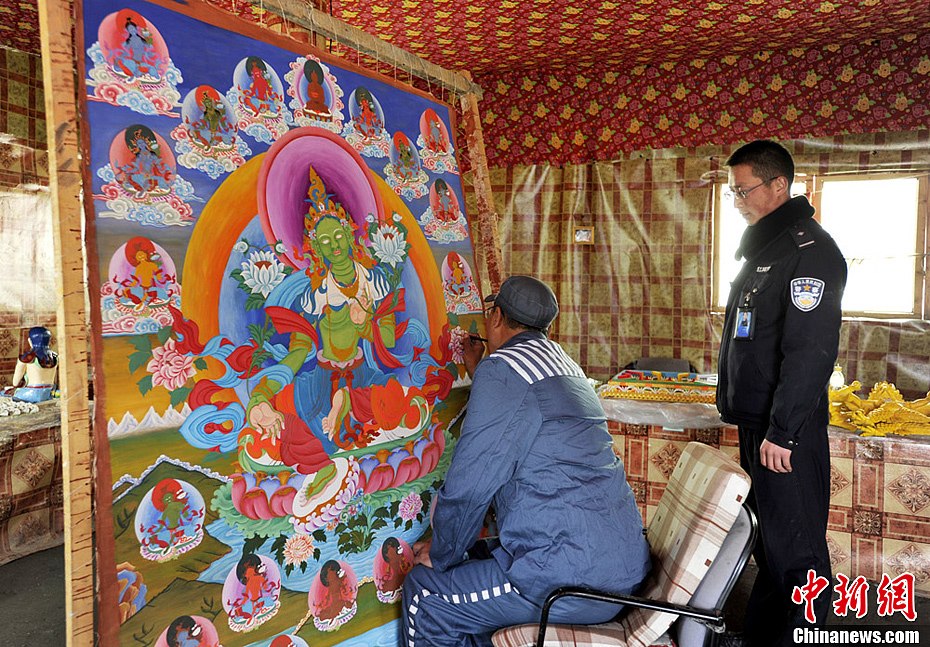 四川甘孜监狱举办服刑人员民族工艺品职业技能培训