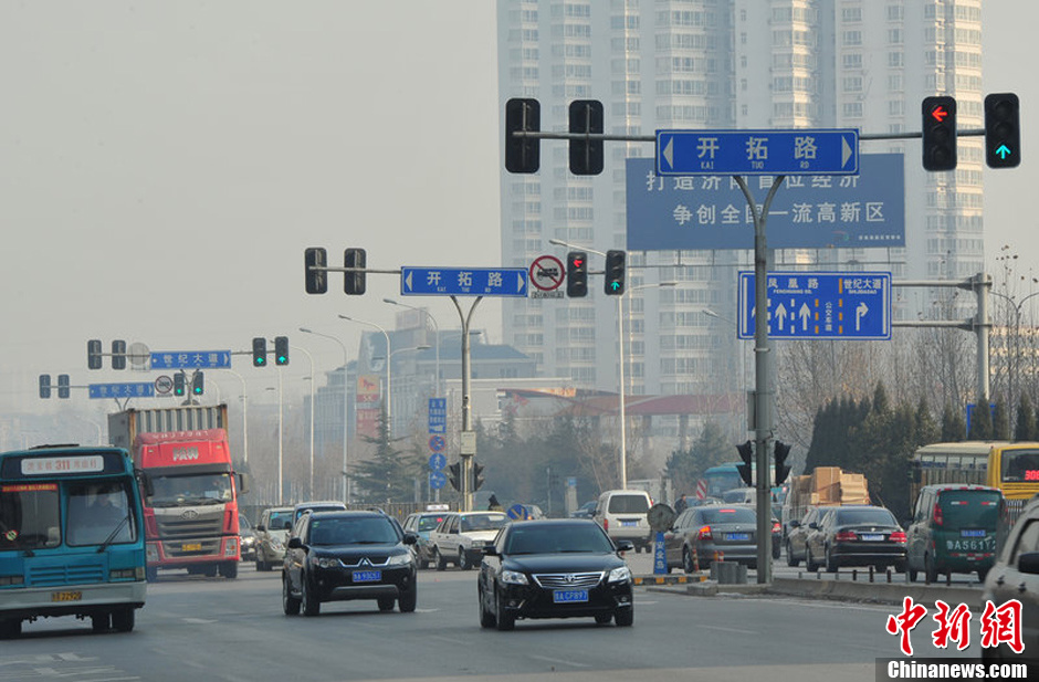 济南一路段红绿灯密集 被戏称"陷阱群"