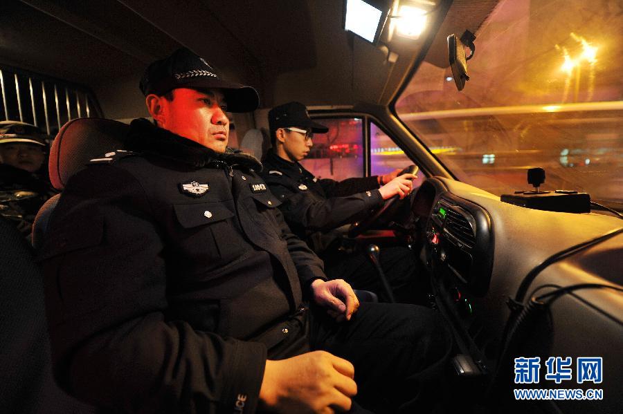 走近110图揭巡警的艰辛工作