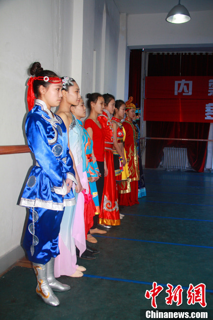 内蒙古艺考美女如云舞蹈系考生尽显民族风