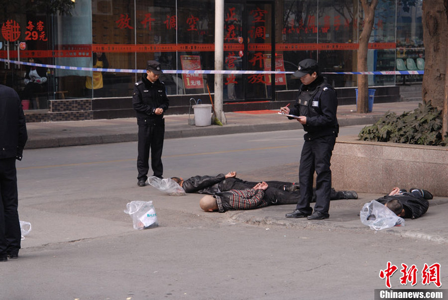 网曝成都发生持枪抢银行案警方称系误传