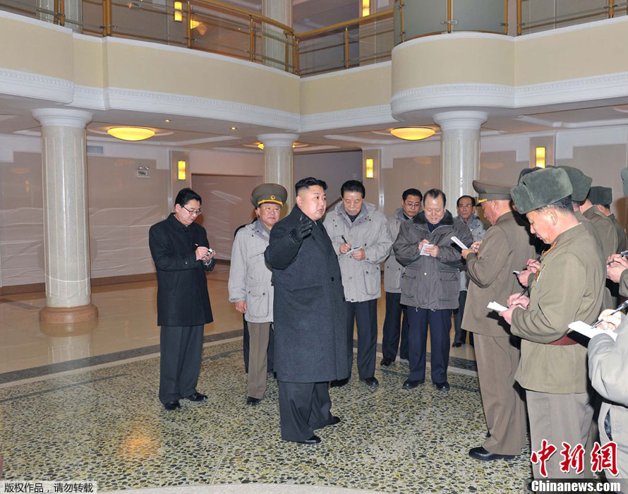 朝鲜最高领导人金正恩视察在建综合医院