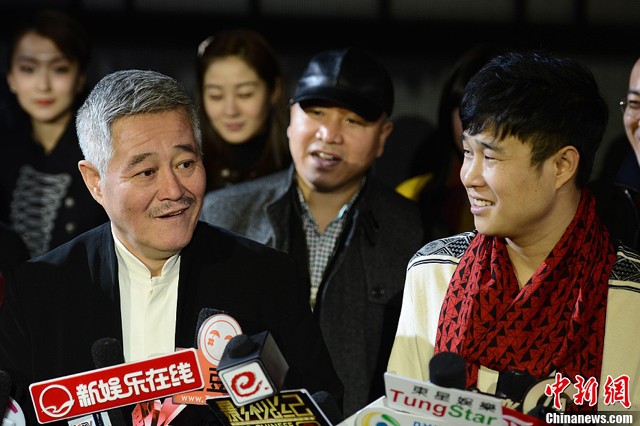 赵本山携赵家班弟子小沈阳等亮相发布会,现场被问其不参加央视春晚的