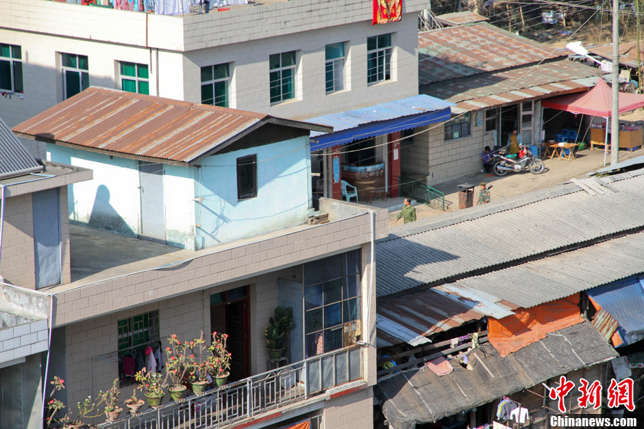 战争中的缅甸拉咱街景