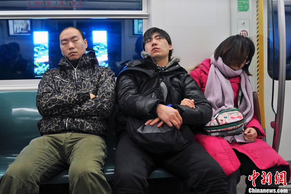 北京地铁早高峰的众生相