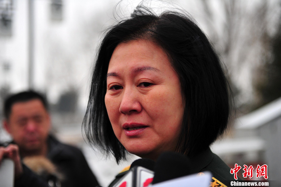 黄小娟参加相声演员王平追悼会