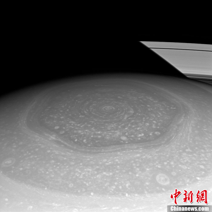 "卡西尼"号近距离拍摄土星北极壮观六边形风暴