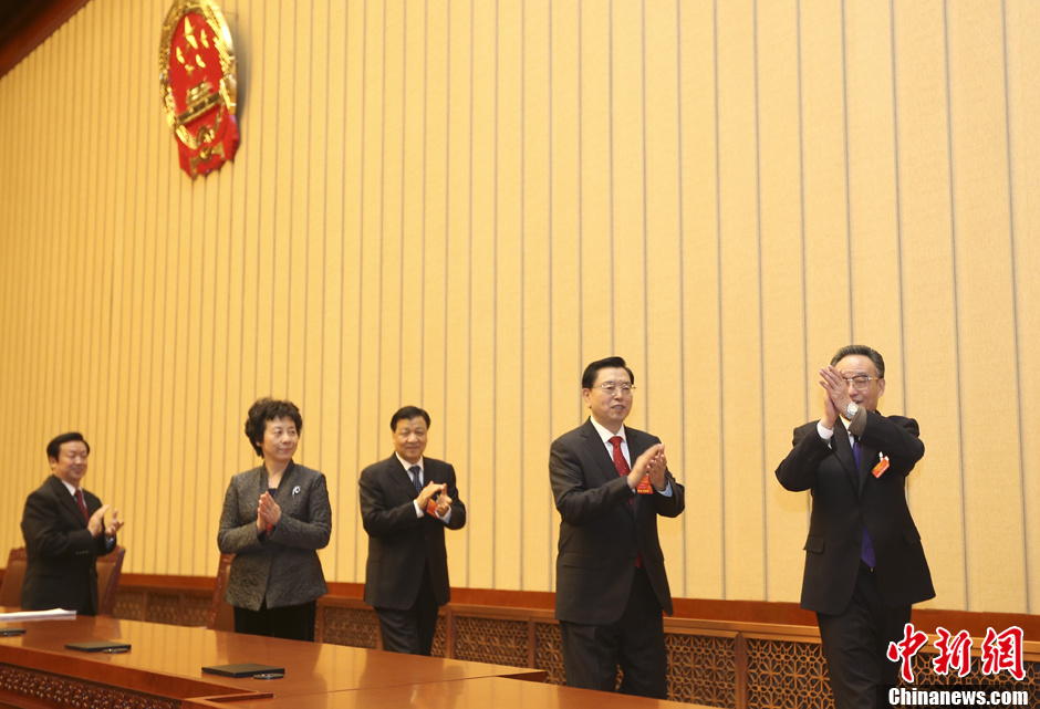 张德江等6人被推选为十二届全国人大一次会议主席团常务主席