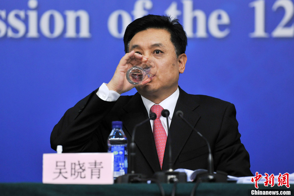 环境保护部副部长吴晓青,污染防治司司长赵华林,环境影响评价司司长