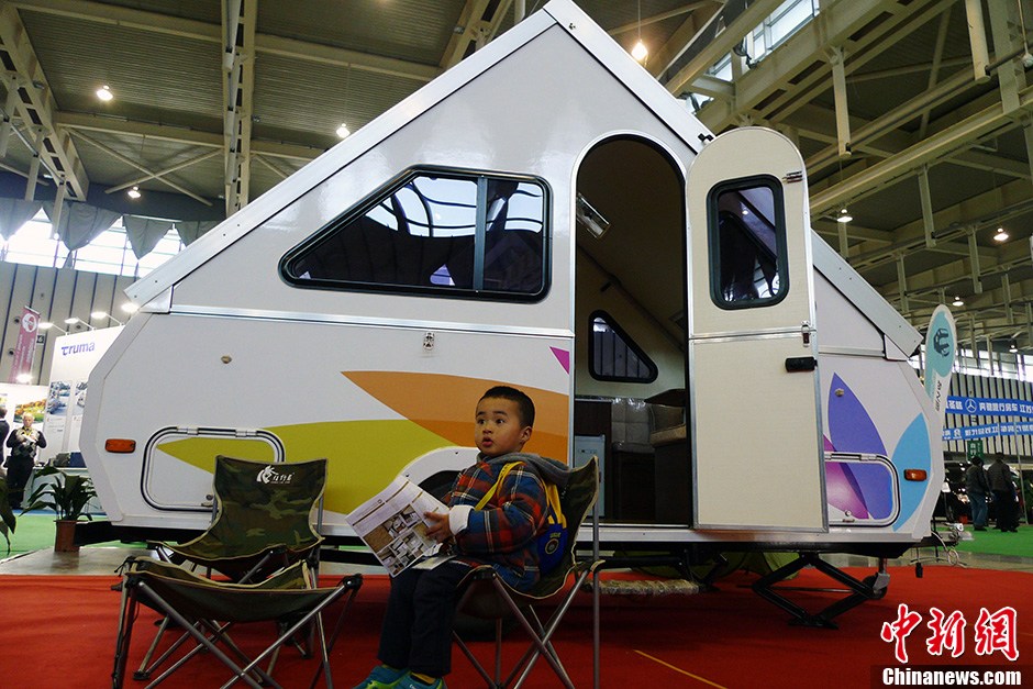 超便携折叠房车亮相南京旅展会