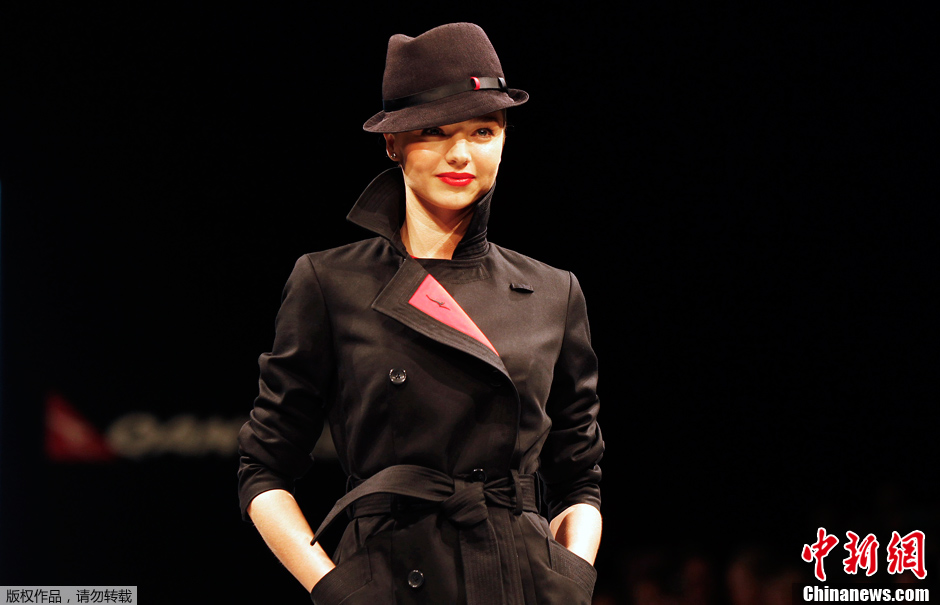 澳洲航空发布新制服维秘超模米兰达可儿展示