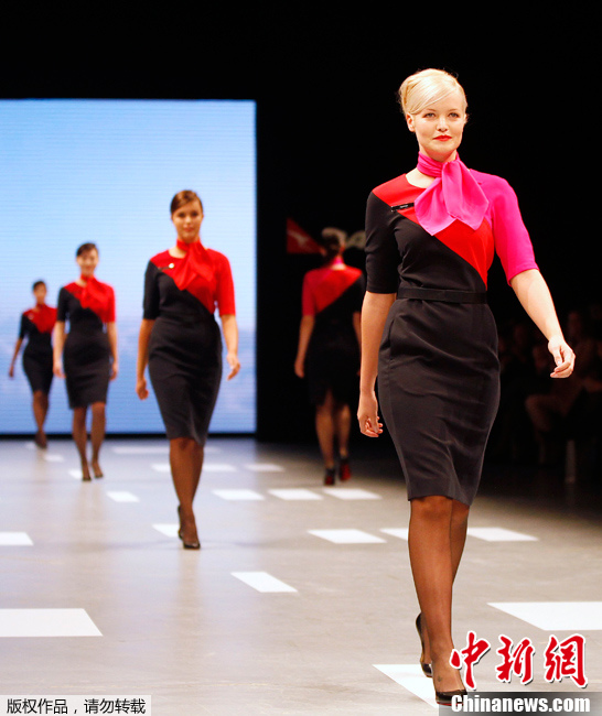 澳洲航空发布新制服靓模展示变身性感空姐