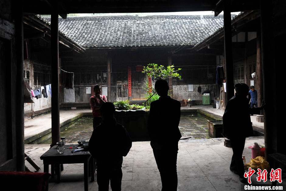 芦山地震一百年四合院无损伤 中新网