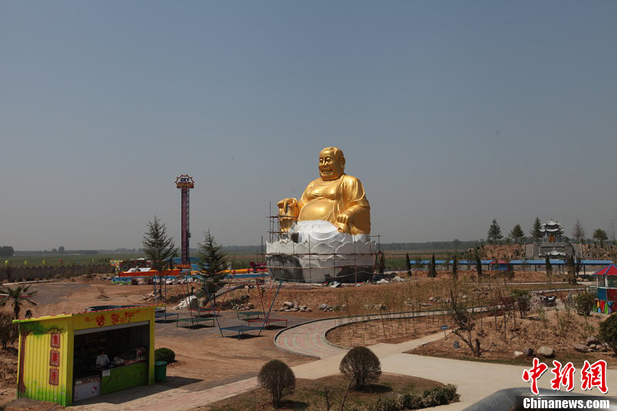 洛阳偃师现大背头弥勒佛引热议