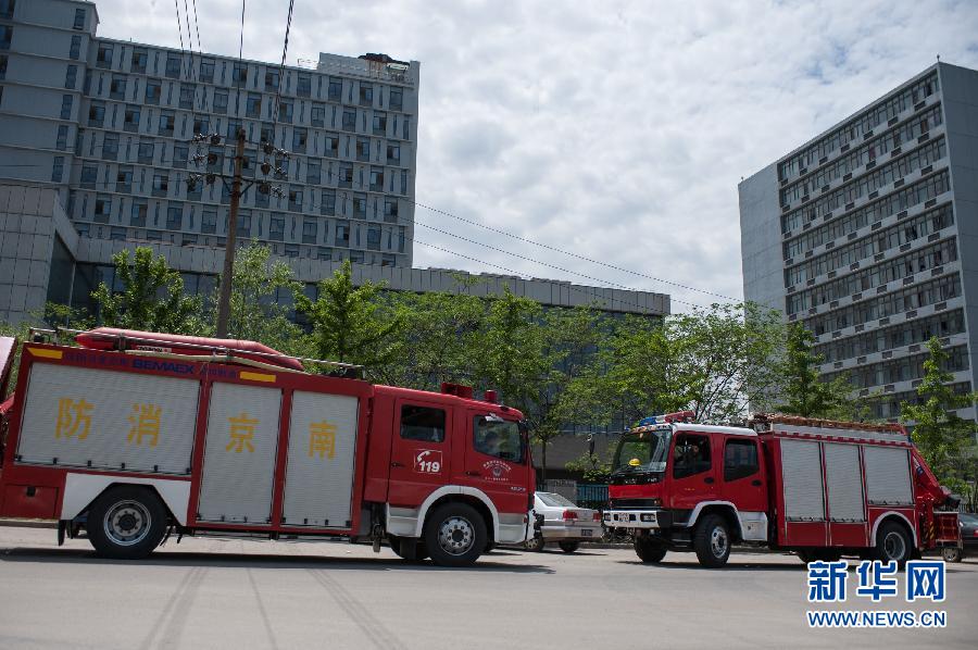 南京理工大学一实验室发生爆炸 3人被埋