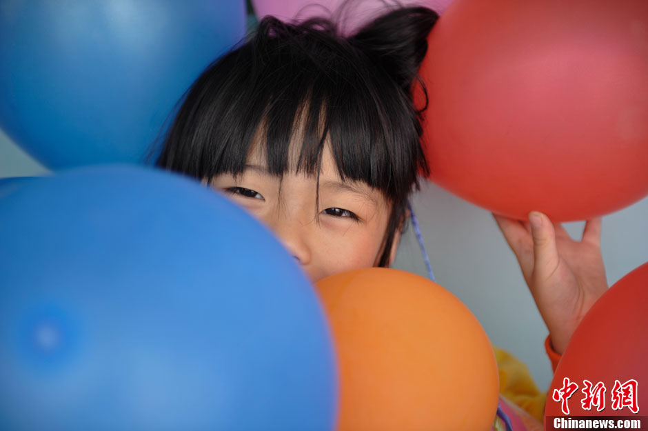 星星的孩子迎六一走近昆明自闭症儿童