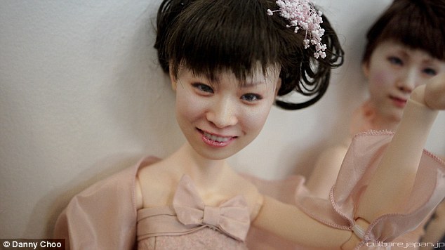 日本3D打印新娘娃娃 形象似真人