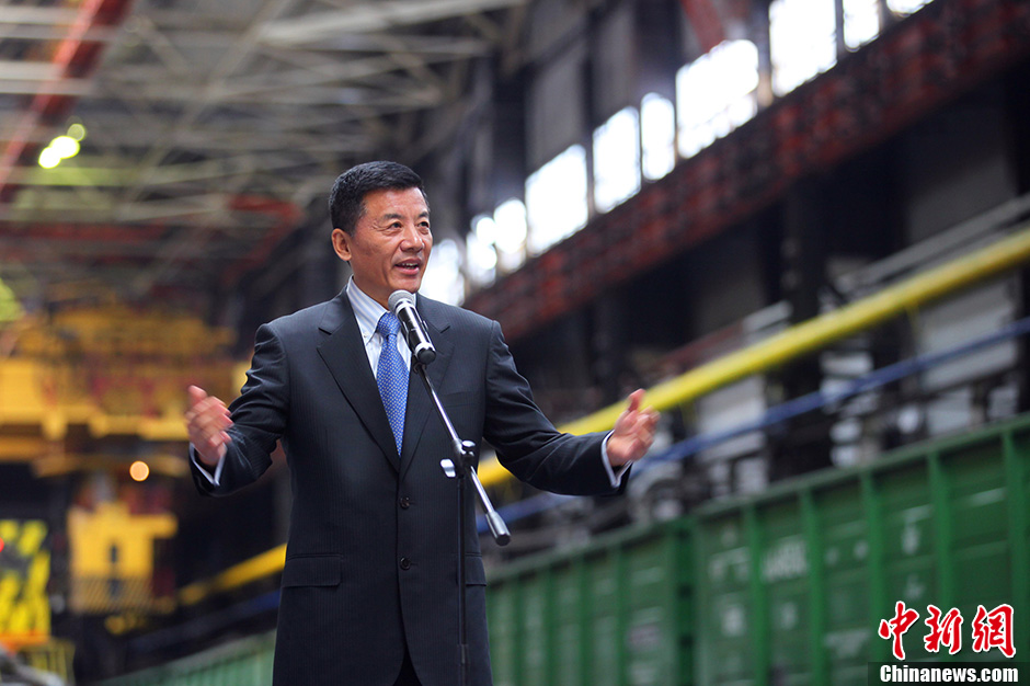 项目由中国五矿承建,图为中国五矿集团总裁周中枢致辞.中新