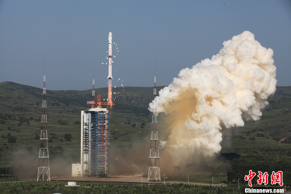 中国一箭三星成功发射3颗技术科学试验卫星