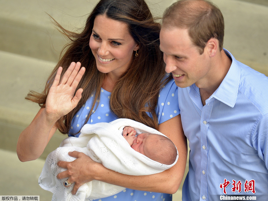 凯特王妃顺利产子 英国小王子首次公开亮相