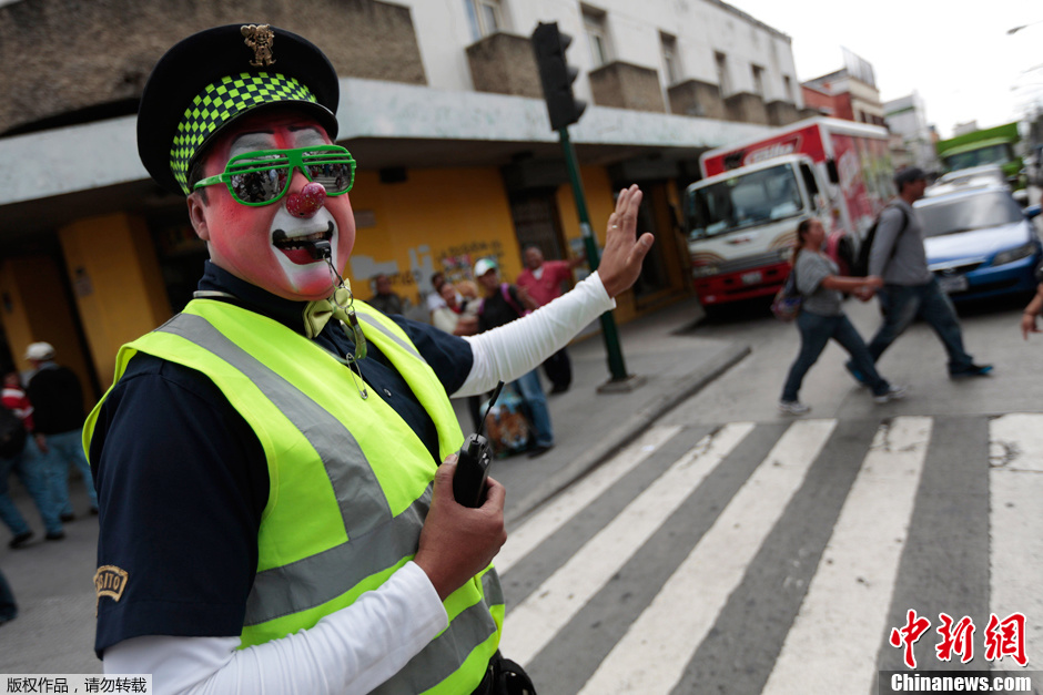 危地马拉小丑大会热闹举行 搞笑欢乐多