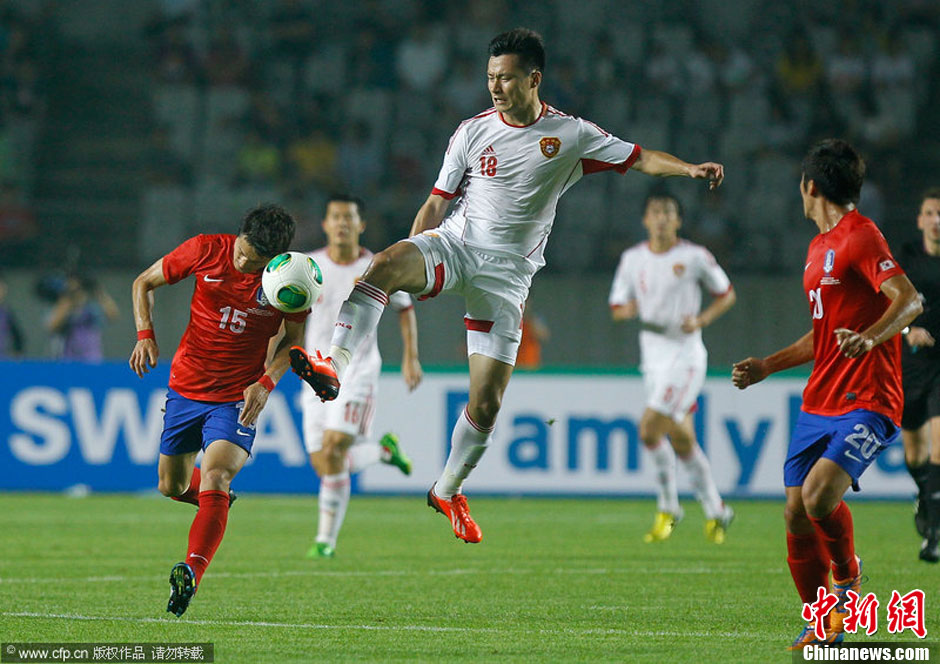 东亚杯中国男足0-0战平韩国