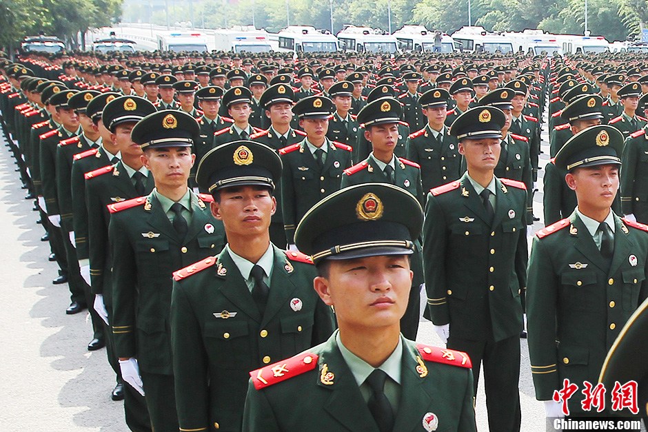 江苏省武警总队举行亚青会安保任务誓师大会