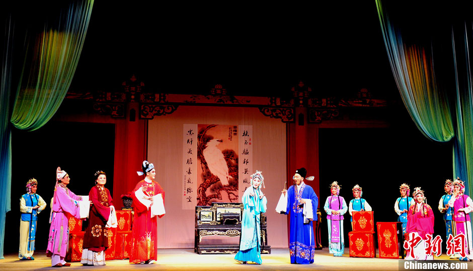 三朵梅花同台献演闽剧梅玉配