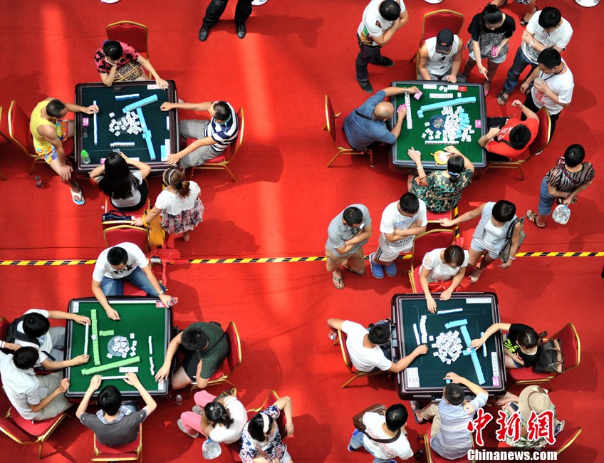 武汉举办万人麻将大赛欲破吉尼斯纪录