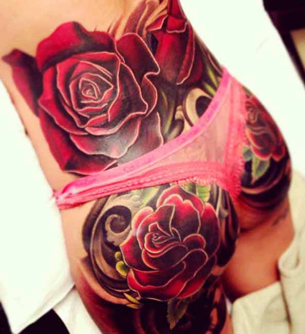 英女星臀部刺玫瑰纹身遭指责或引粉丝盲目跟风