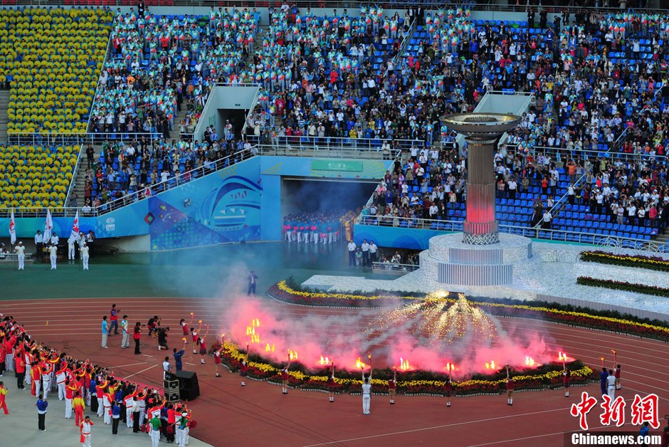 第十二届全运会开幕十二名儿童点燃火炬