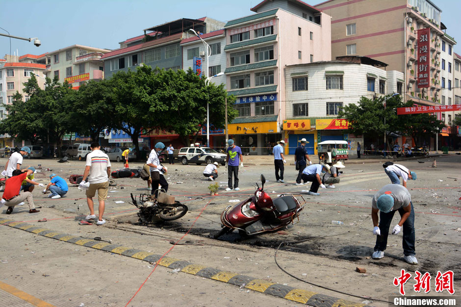 广西桂林校园门口发生爆炸致2死17伤 学校已停课