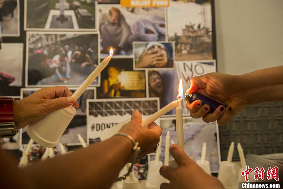 洛杉矶民众抗议美国对叙利亚采取军事行动