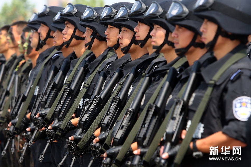 全国公安机关应急处突实战演练 特警队员比技能