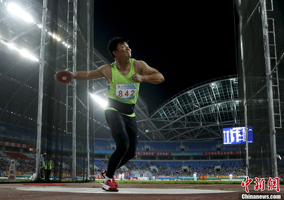 江苏选手吴健夺得第十二届全运会男子铁饼冠军