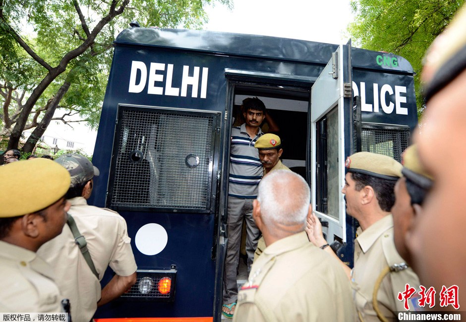 印度公交轮奸案嫌犯再次受审