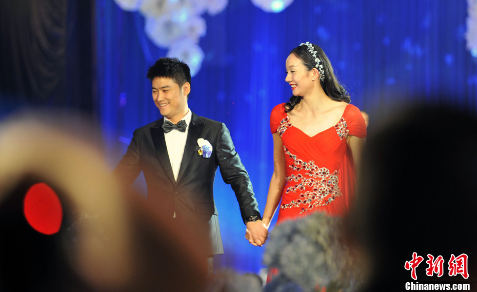 蒋文文蒋婷婷大婚花游姐妹花幸福绽放