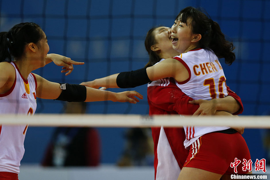 东亚运动会：中国女排横扫日本夺冠