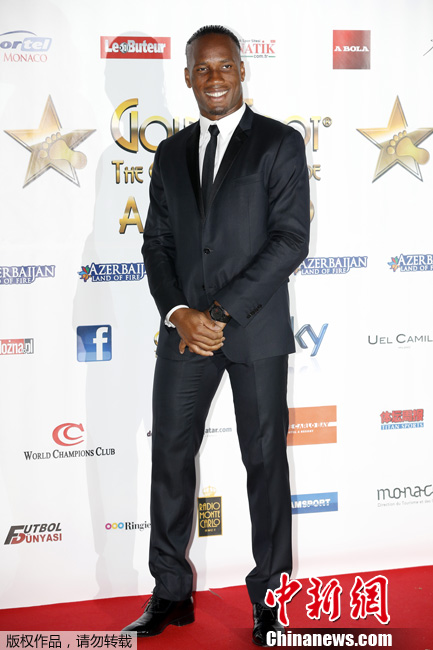 2013金足奖颁奖晚会举行德罗巴西装亮相显帅气