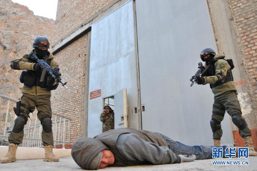 吉尔吉斯斯坦举行纳伦2013反恐演习