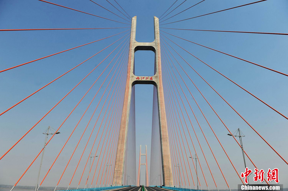 江西九江长江二桥正式建成通车