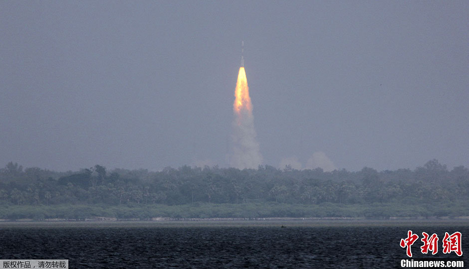 印度首枚火星探测器曼加里安号发射升空