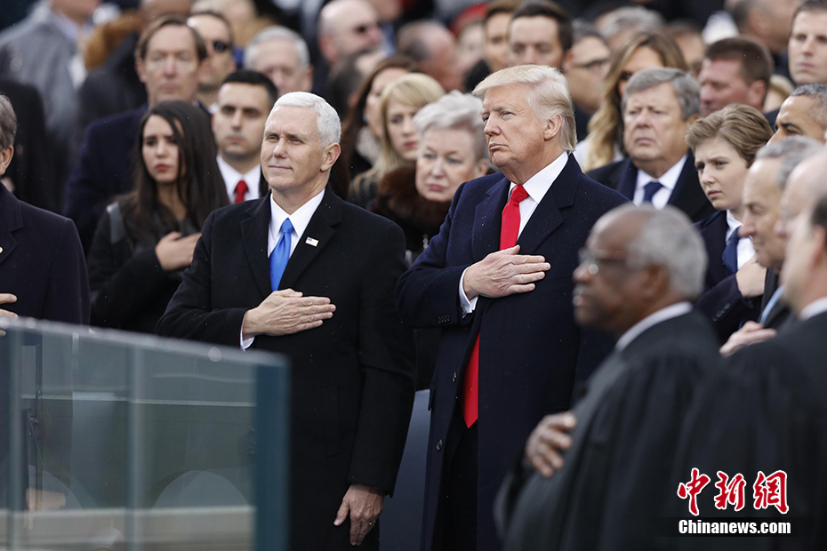 特朗普宣誓就任美国第45任总统