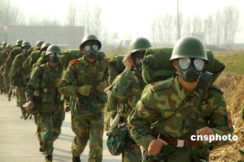 图:济南军区某部天寒地冻忙练兵