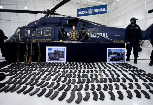 组图墨西哥警方查获大批非法武器